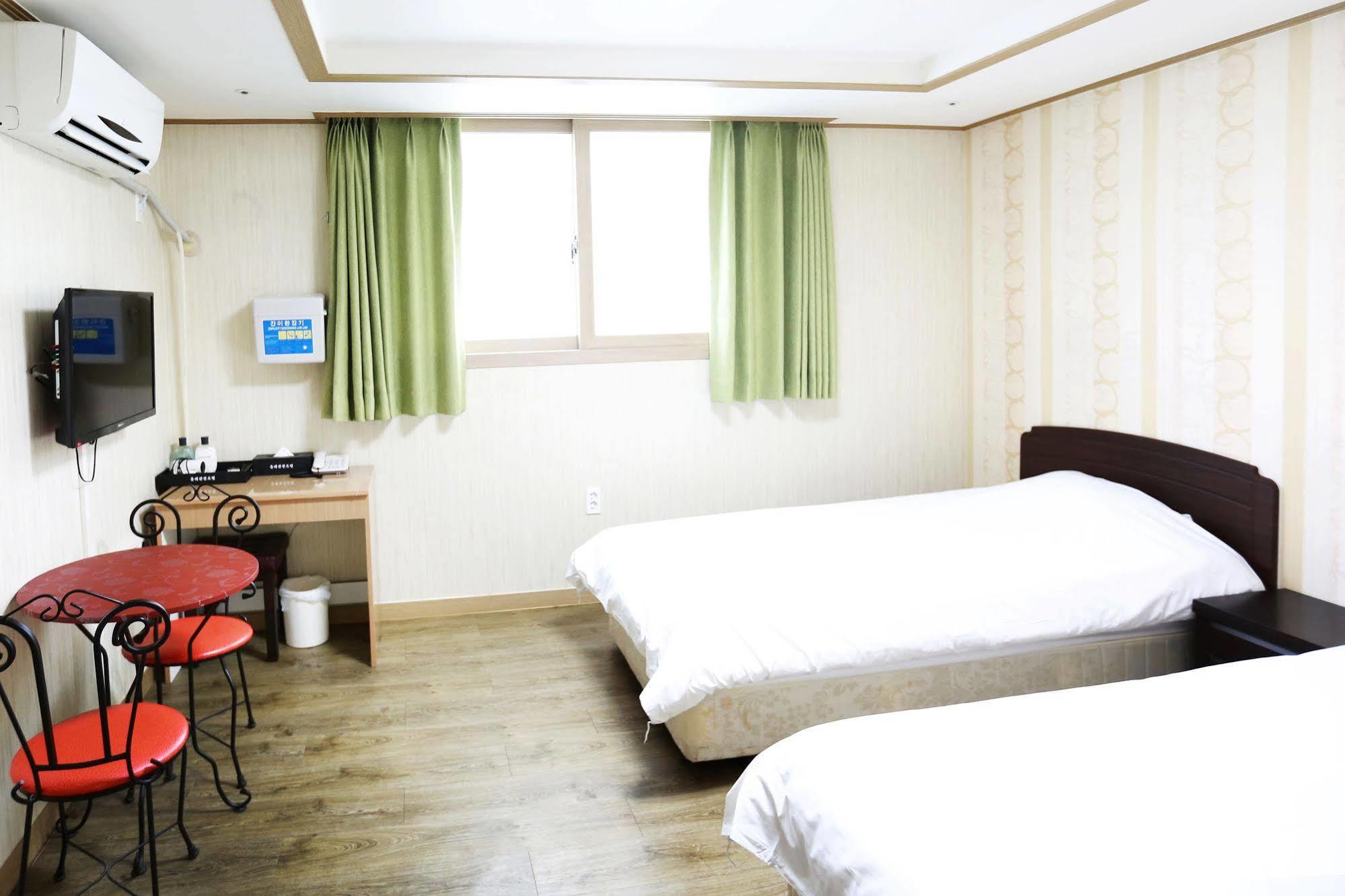 Olle Tourist Hotel Чеджу Екстериор снимка