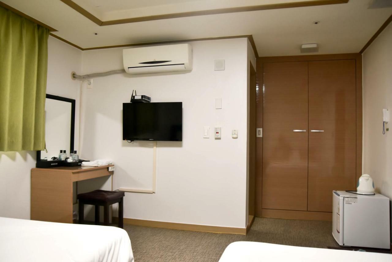 Olle Tourist Hotel Чеджу Екстериор снимка